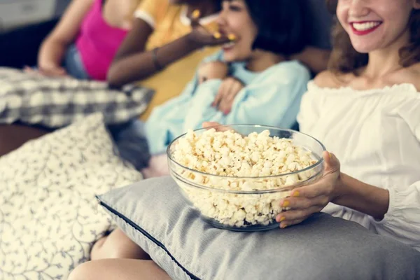 Diverse Women Eating Popcorn Together — Stock Photo, Image