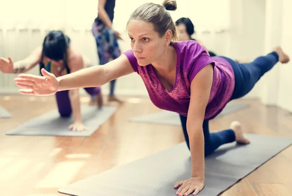 Mujeres Embarazadas Clase Yoga —  Fotos de Stock