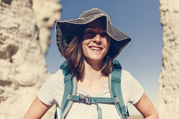 Woman Traveling Backpack — Stock Photo, Image