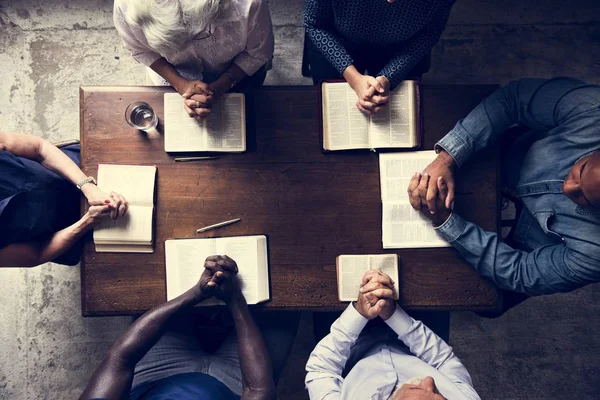 Grupo Personas Rezando Adoración Creen Esperanza — Foto de Stock