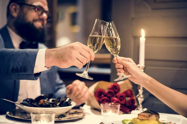 Pareja Celebran Día San Valentín Juntos — Foto de Stock