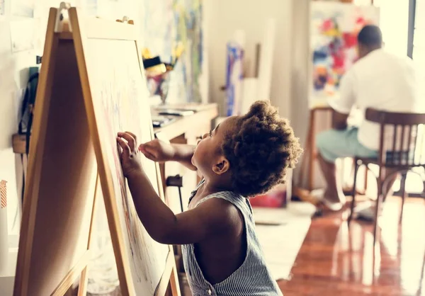 Africké Dítě Těší Jeho Malování — Stock fotografie