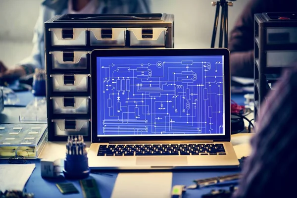 Ноутбук Электронной Схемой — стоковое фото