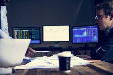 Grup çeşitli iş adamları bir toplantı mı birlikte