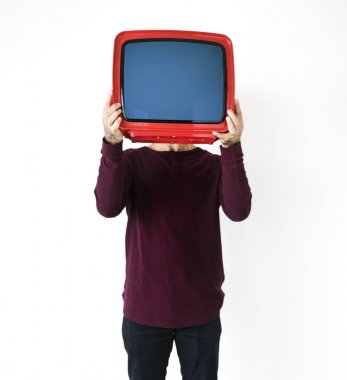Ayakta ve bir Tv holding adam