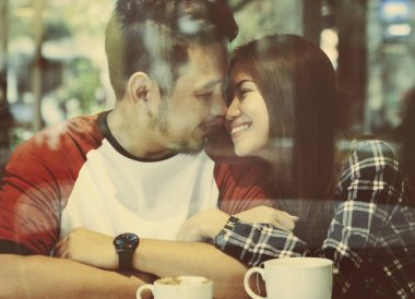 Kahve güzel Asyalı Çift