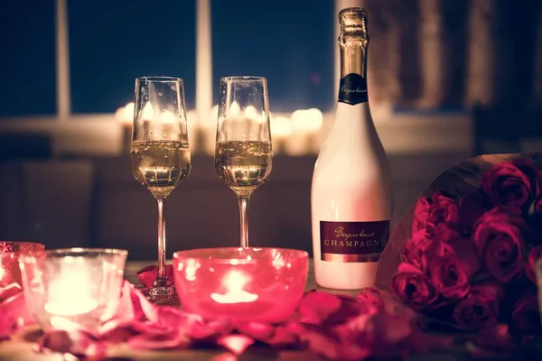 Champagne Valentine Celebration — Stock Photo, Image
