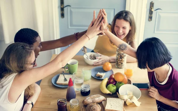 Mulheres Diversas Mãos Juntas Trabalho Equipe — Fotografia de Stock