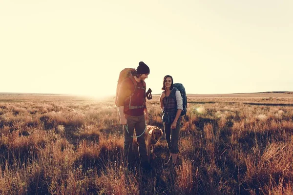Couple Hiking Together Wilderness — Stock Photo, Image