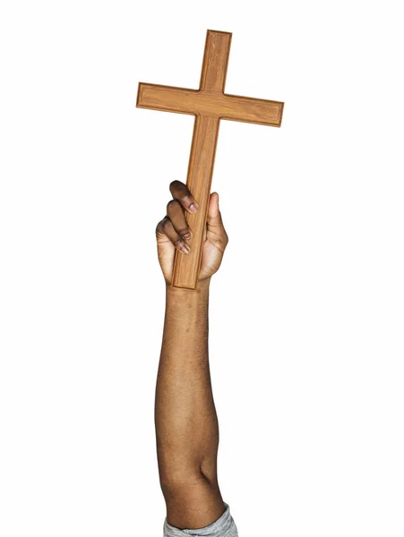 Częściowy Widok Jedną Ludzką Ręką Trzymając Drewniany Krzyż — Zdjęcie stockowe