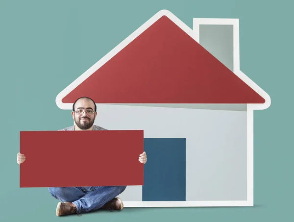 Hombre Sosteniendo Cartel Con Maqueta Casa —  Fotos de Stock