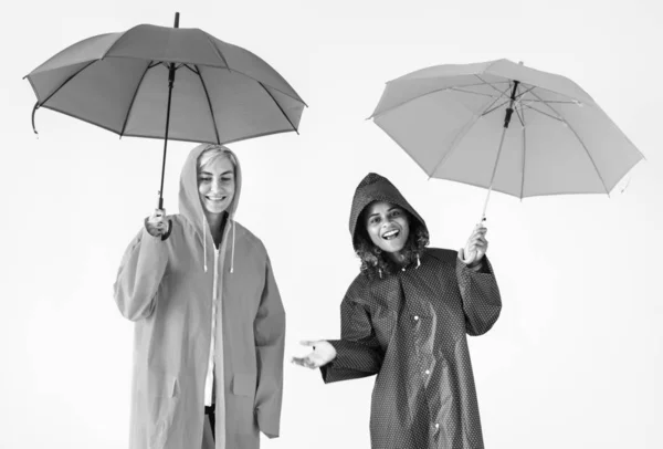 Young Women Enjoying Rainy Season — Stock Photo, Image