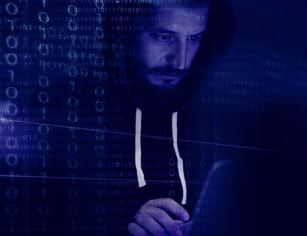 Hombre Con Software Hacking Bigote Cibercrimen — Foto de Stock