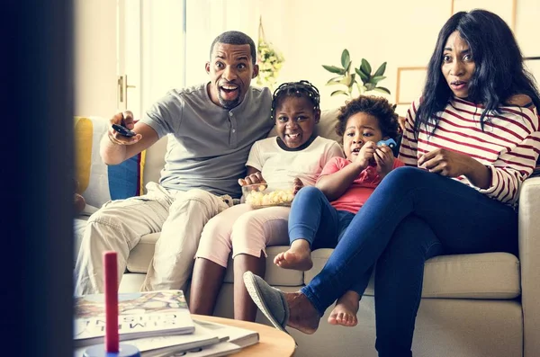 Famiglia Africana Trascorrere Del Tempo Insieme — Foto Stock