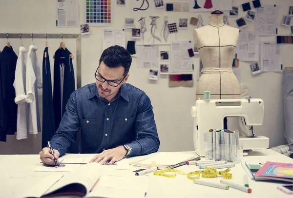 Tailleur Homme Occupé Travailler — Photo