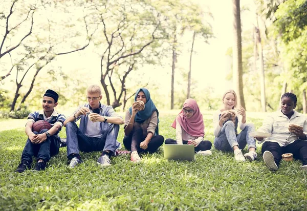 Grupo Adolescentes Diversos — Foto de Stock