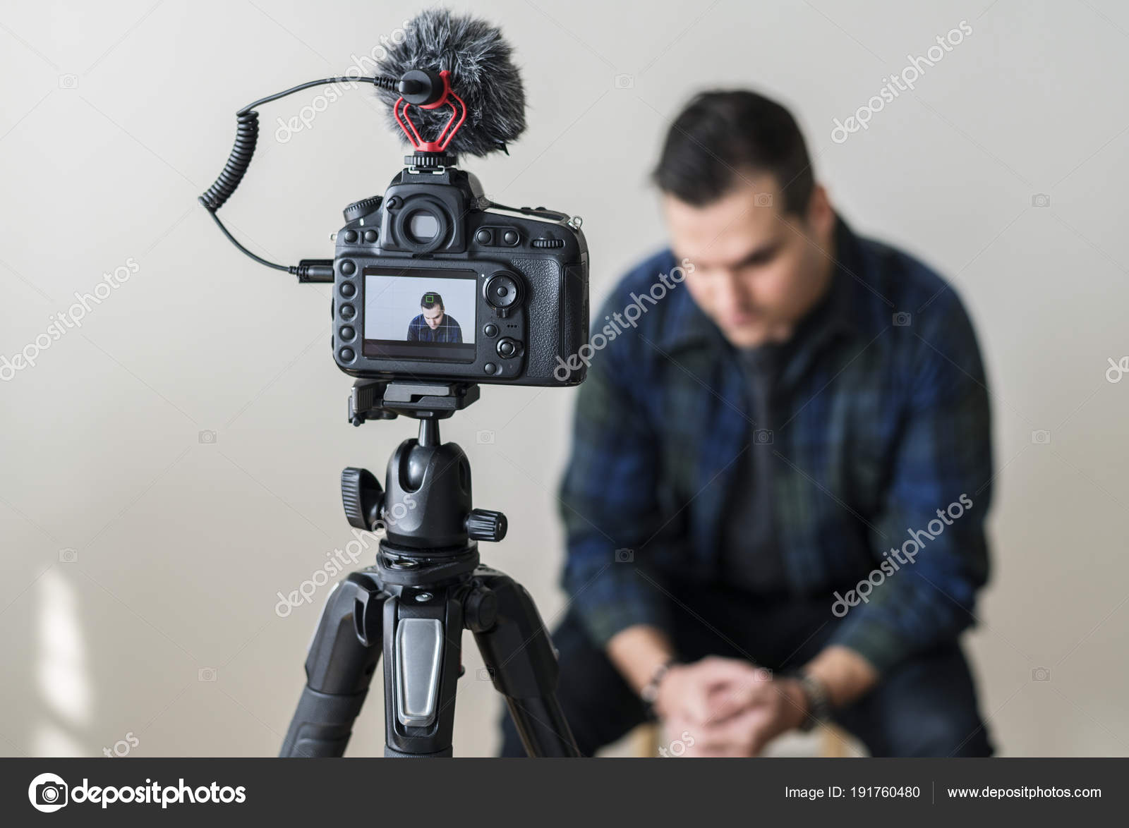 фотоаппарат для видеосъемки. снимаю видео сам. снимаю видео сам. съемка блога. видеосъемка на смартфон.
