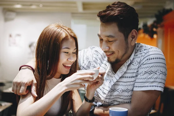 Charmant Couple Asiatique Ayant Café — Photo