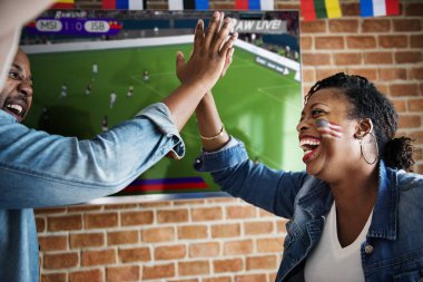 Arkadaşlar, spor bar birlikte tezahürat 