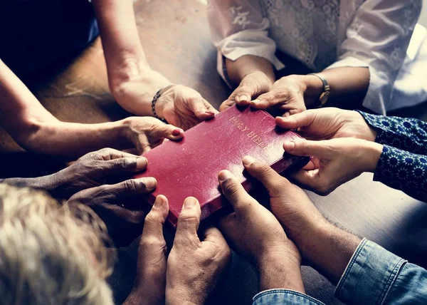 Grupo Personas Cristianas Orando Esperanza Juntos —  Fotos de Stock