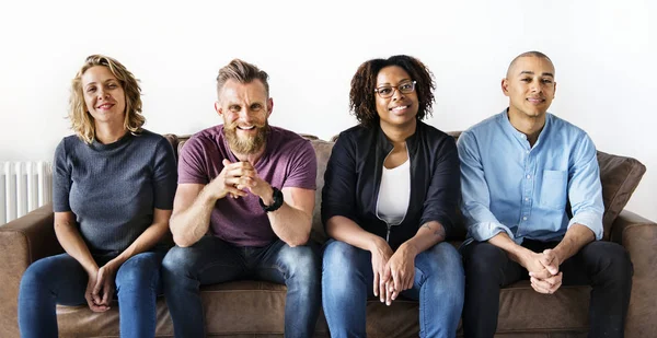 Amigos Diversos Sentados Juntos — Foto de Stock