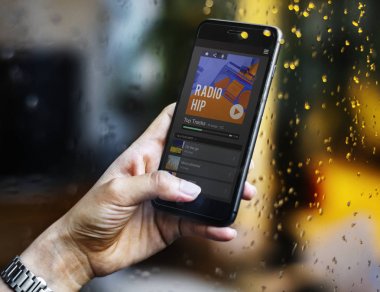 Bir smartphone akarsu radyo müzik