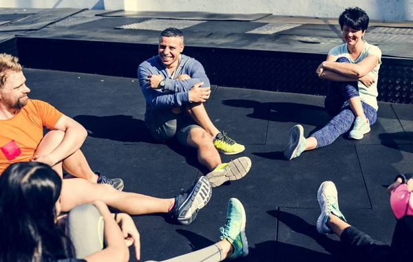 Gente Haciendo Ejercicio Gimnasio —  Fotos de Stock