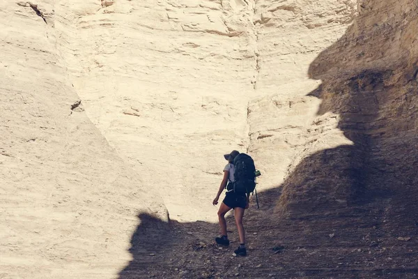 Femme Voyageant Avec Sac Dos — Photo