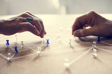 Ağ bağlanma holding eller pin