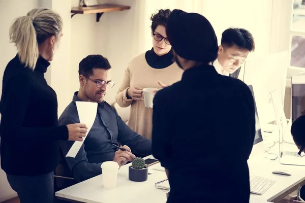 Diverse Geschäftsleute Arbeiten — Stockfoto