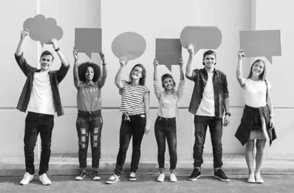 Young Adult Friends Holding Copyspace Placard Thought Bubbles — Stock Photo, Image