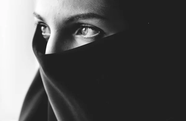 Κοντινό Πλάνο Της Ισλαμικής Γυναίκα Πορτρέτο — Φωτογραφία Αρχείου