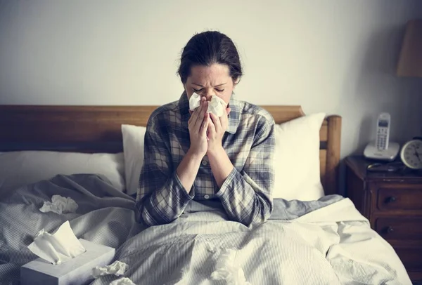 Woman Suffering Flu Bed — Stock Photo, Image