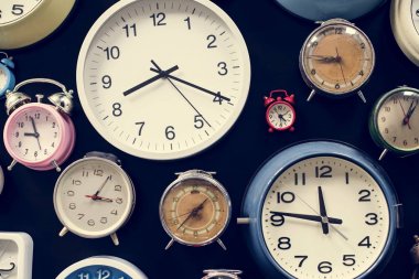 Analog retro saat zaman dakik aracı