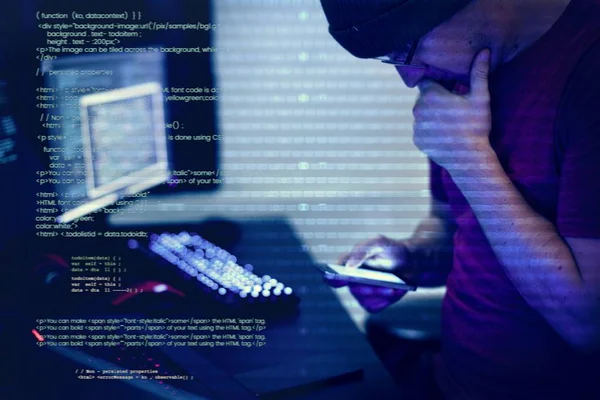 Homem Usando Telefone Celular Codificação Ataque Cibernético — Fotografia de Stock