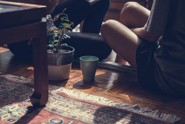 Ein Paar Sitzt Zusammen — Stockfoto