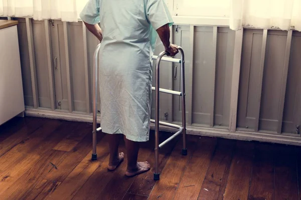 病院で高齢患者 — ストック写真