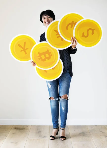 快乐女人与货币货币概念 硬币标志 — 图库照片