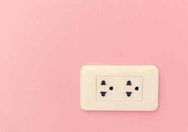 Elektrik kaynağı pembe duvar takın