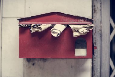 Overfull eski bir mesaj kutusu