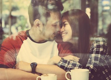 Kahve güzel Asyalı Çift