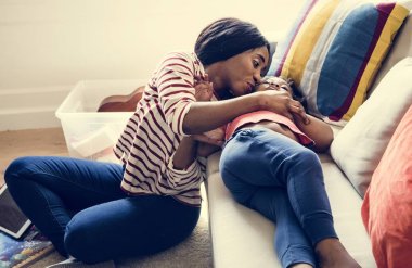 Anne ve oğlu birlikte vakit