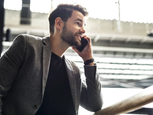 Uomo Sta Parlando Telefono — Foto Stock