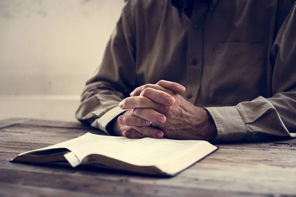 Handen Prayer Bijbel Christendom Religie — Stockfoto