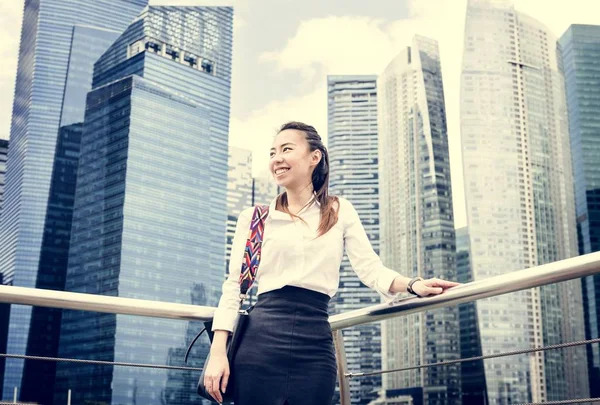 Asiatische Geschäftsfrau Einer Stadt — Stockfoto