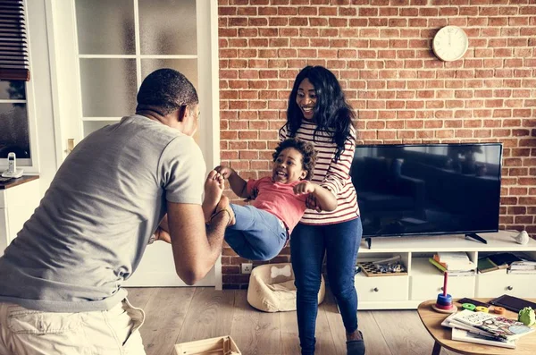 Negro Familia Pasando Felicidad Tiempo Juntos — Foto de Stock