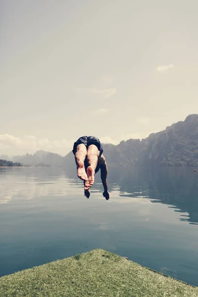 Homem Mergulhando Água — Fotografia de Stock