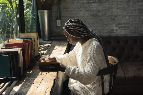 Portrait Black Woman Dreadlocks Hair Vintage Shop Books Writing Text — Stock Photo, Image