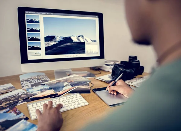 Empresário Que Trabalha Escritório — Fotografia de Stock