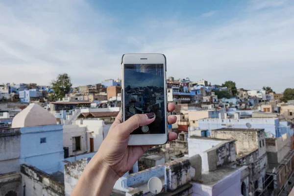 Woman Exploring Blue City Jodhpur India — Stock Photo, Image